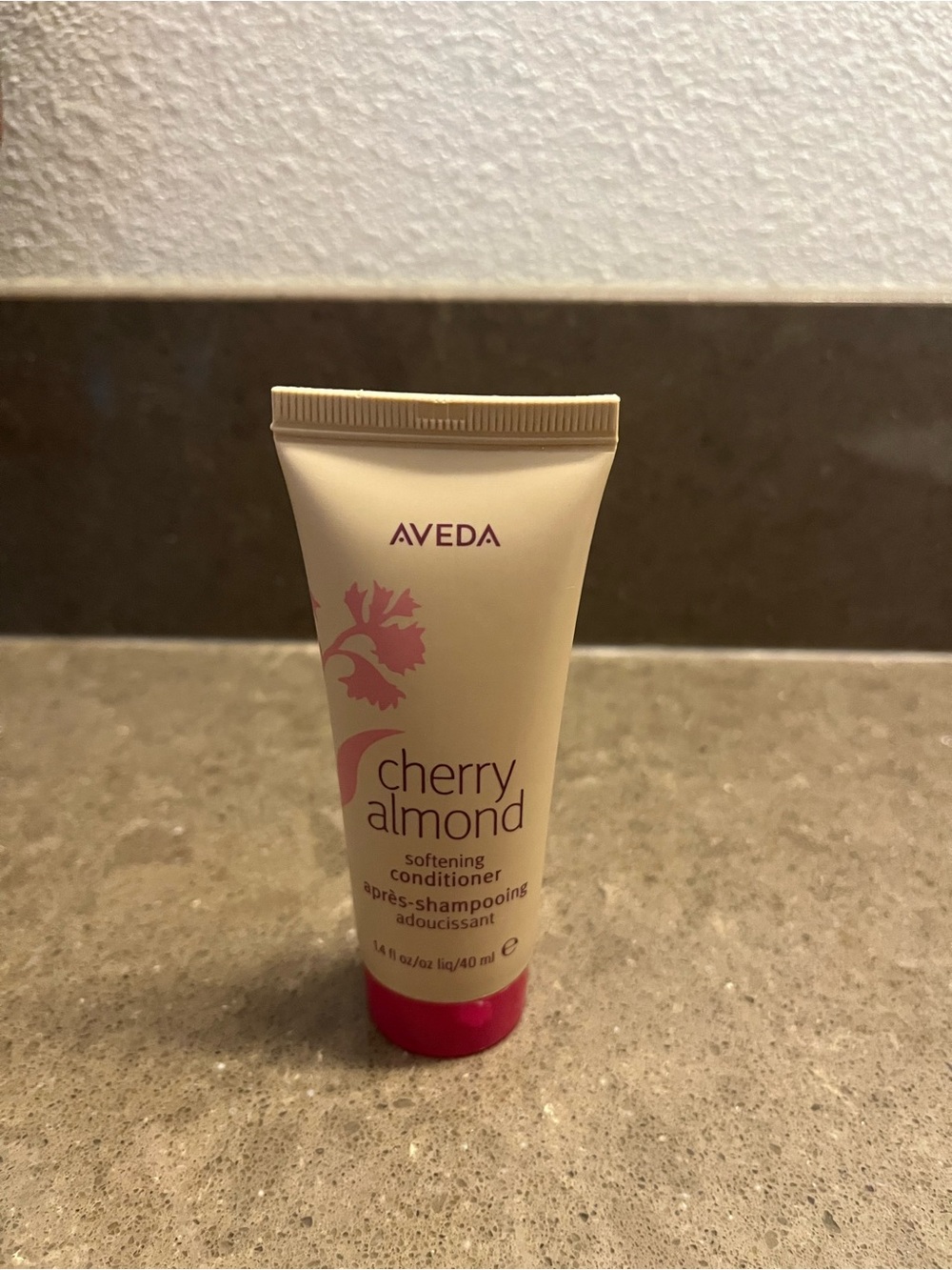 🔥AVEDA Cherry Almond & Blackberries Bath & Body Set - Pink, Cream - Picture 4 of 6